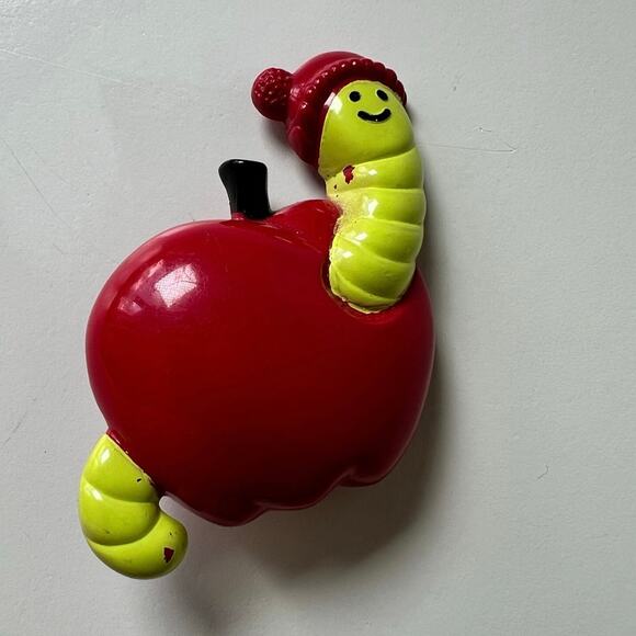 Vintage Avon 1974 Willy the Worm Apple Brooch Glace' Pin Pal - Picture 1 of 5